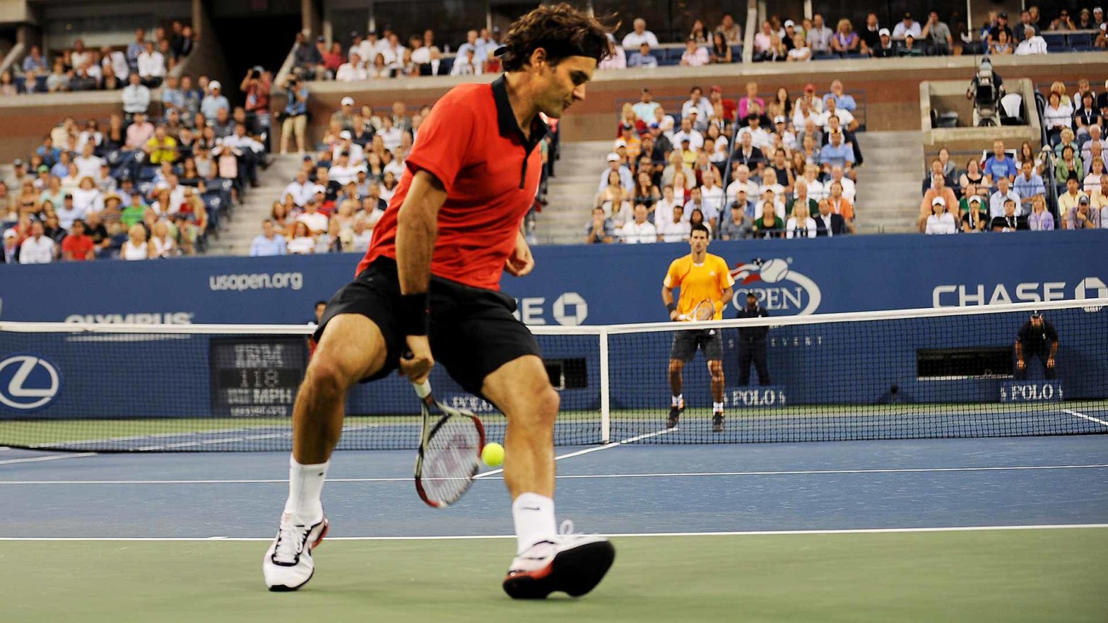 Roger Federer's tweener at the US Open in 2009