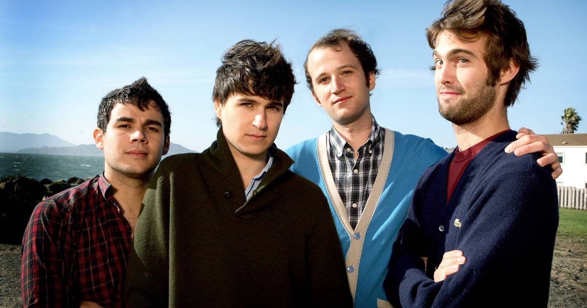 VAMPIRE WEEKEND 4 SENE SONRA YENİDEN SAHNELERDE playtuşu