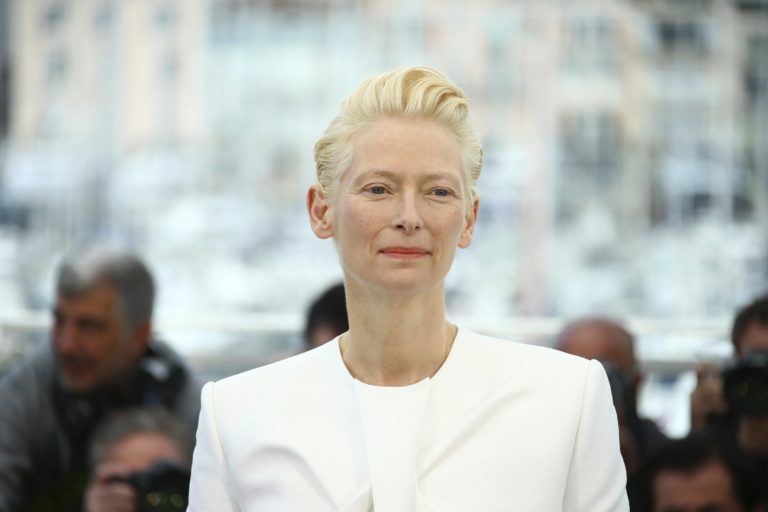 tilda swinton ve martin scorsese’nin yolu kesişiyor playtuşu