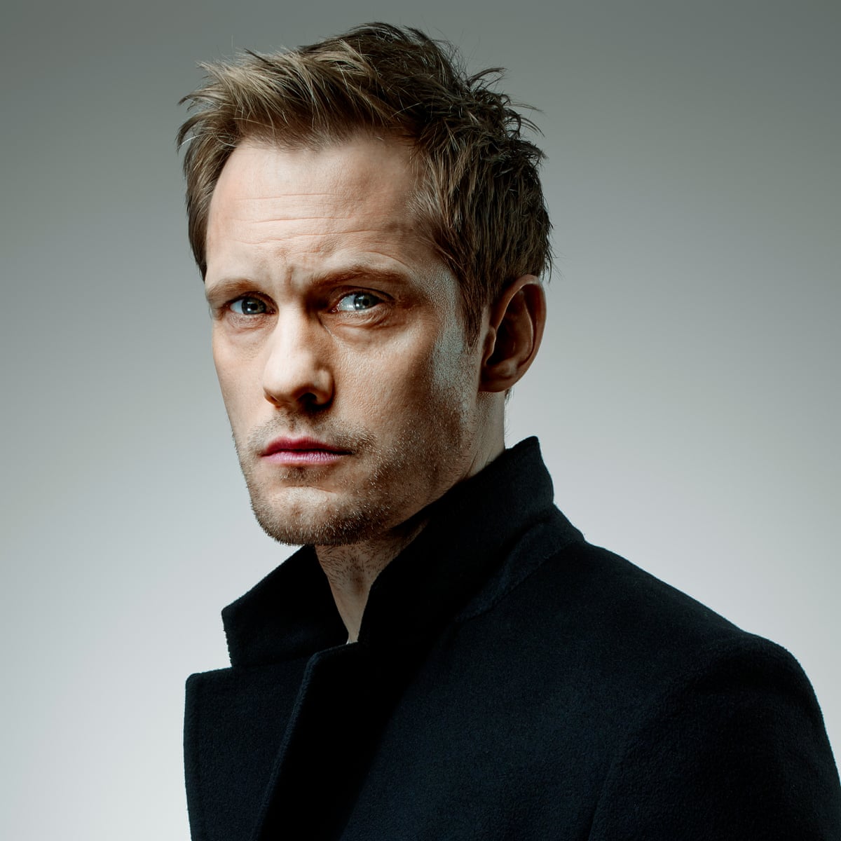 alexander skarsgård, succession’ın 3. sezon kadrosuna katılıyor playtuşu alexander skarsgård, succession’ın 3. sezon kadrosuna katılıyor playtuşu