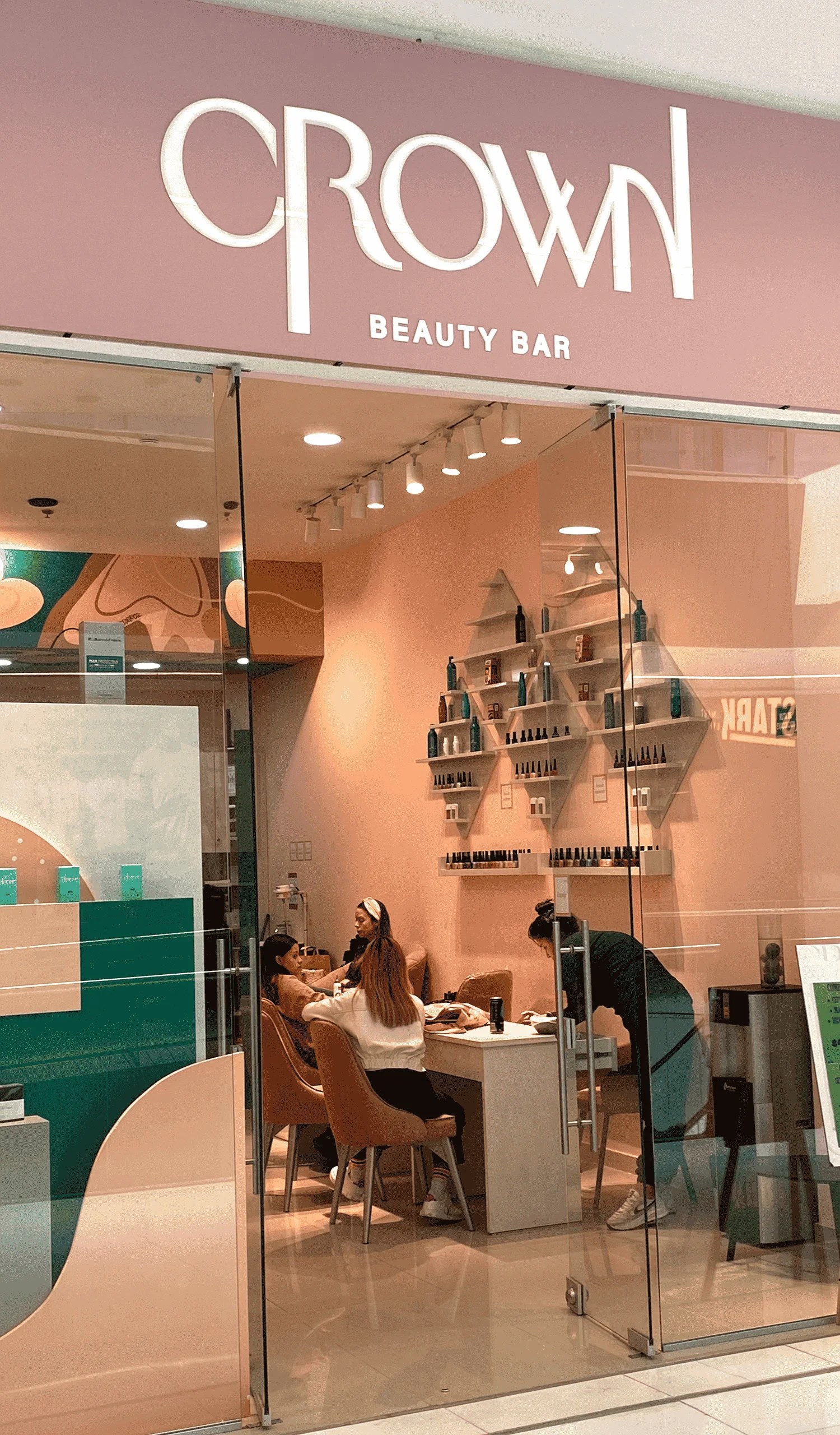 Crown Beauty Bar Plaza Claro