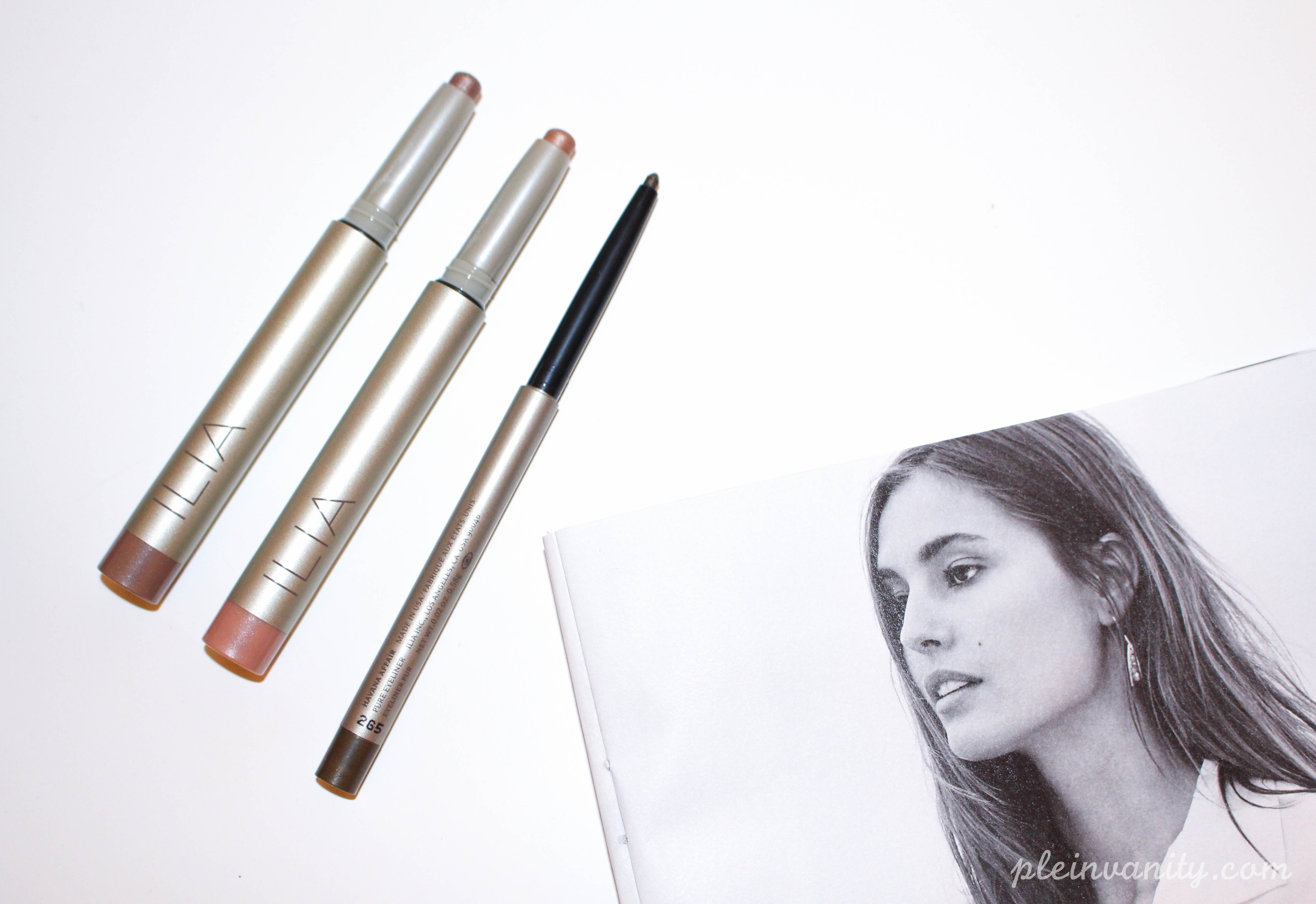 ILIA Beauty Silken Shadow Sticks & Pure Eyeliner Plein Vanity