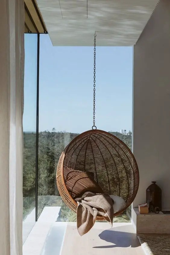 Stylish Outdoor Swing Chairs for Elegant Patio & Garden Makeovers