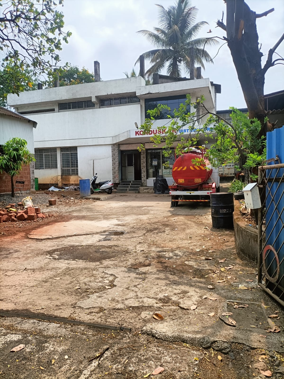 Unit is available on lease in Shiroli MIDC Kolhapur