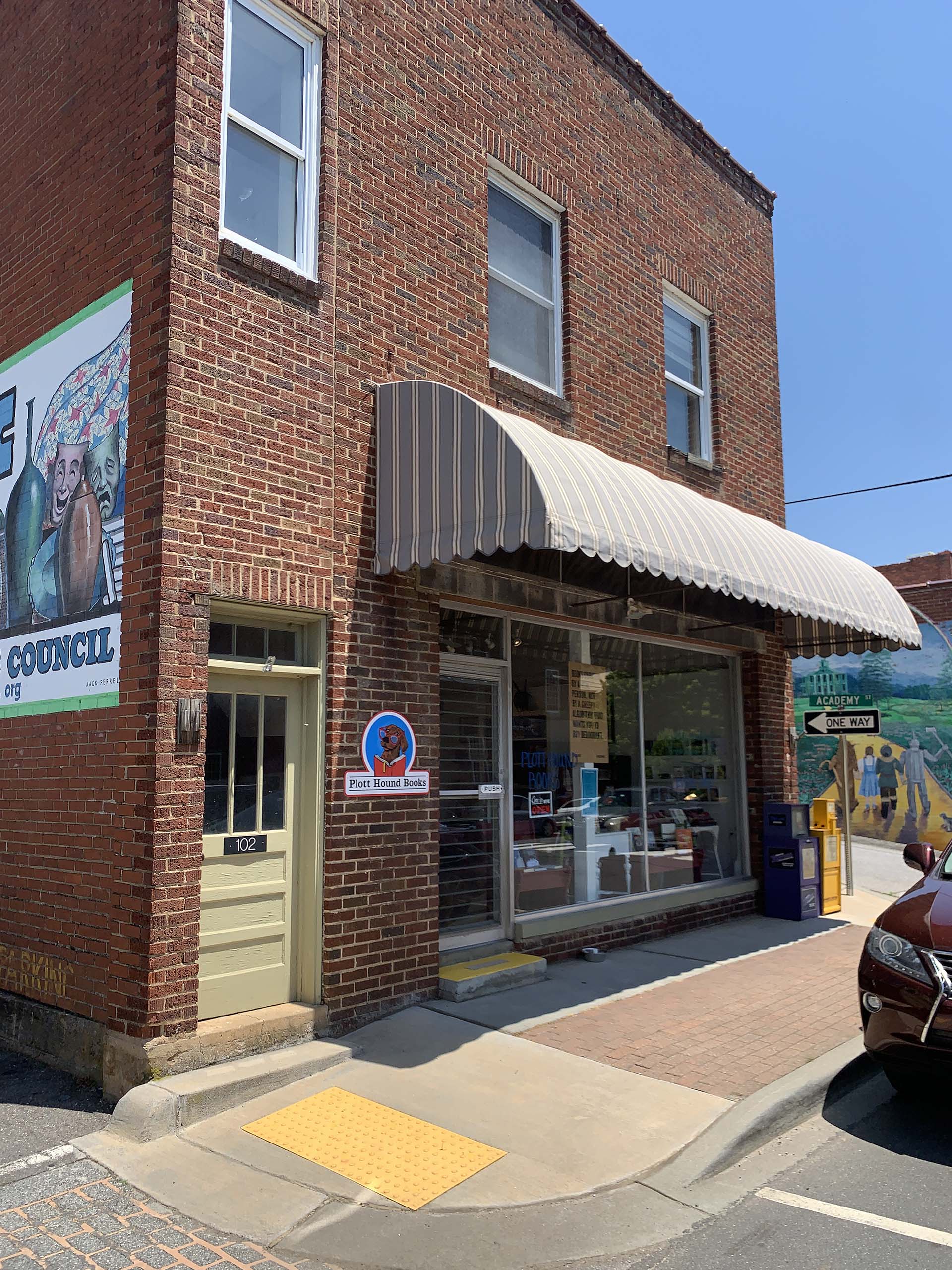 Plott Hound Books An Independent Bookstore in Burnsville, NC