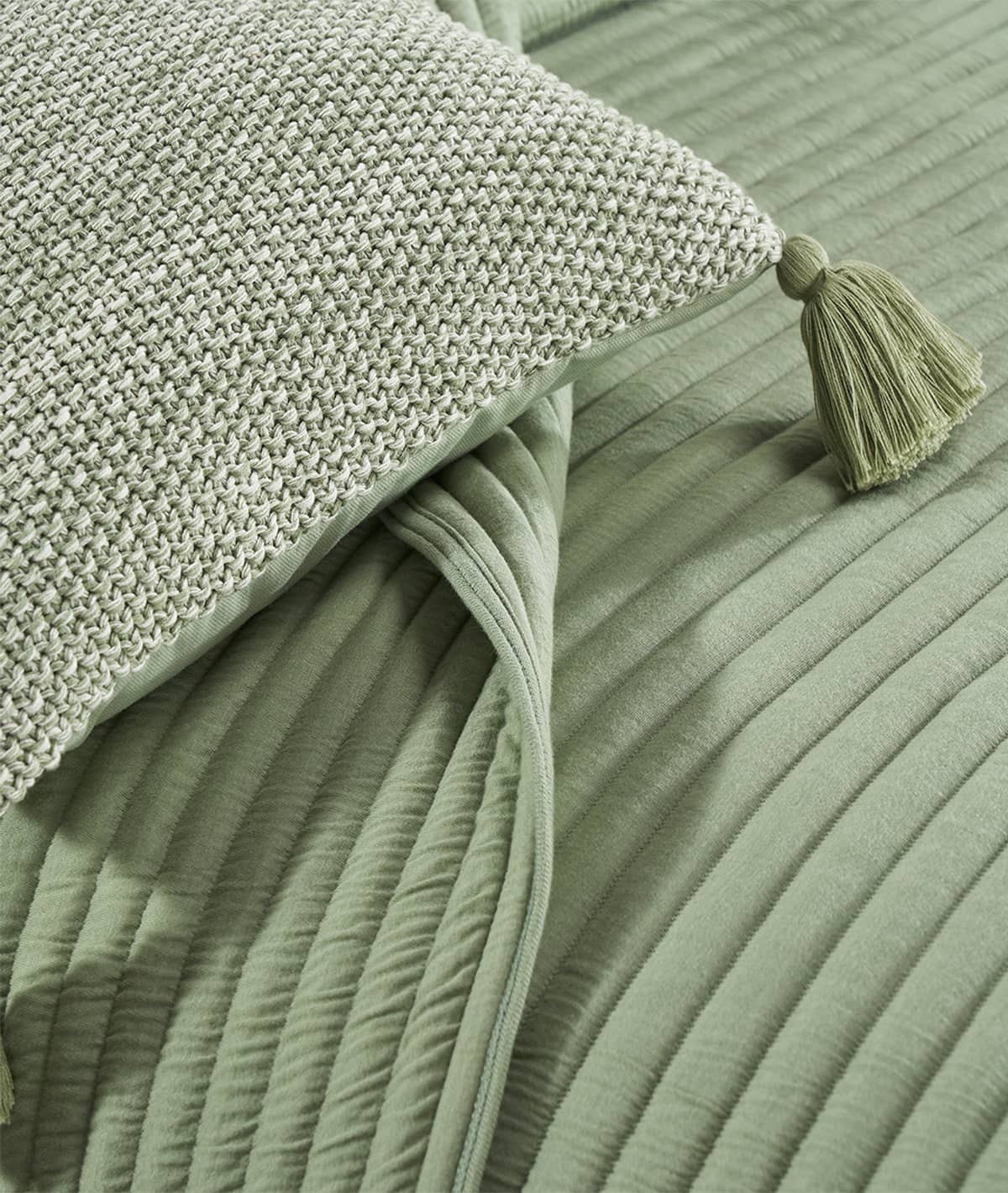 Waseme Cotton Knitted King Size Bed Cover With 2 Pillow Covers And 3 Cushion Covers Pluchi Online