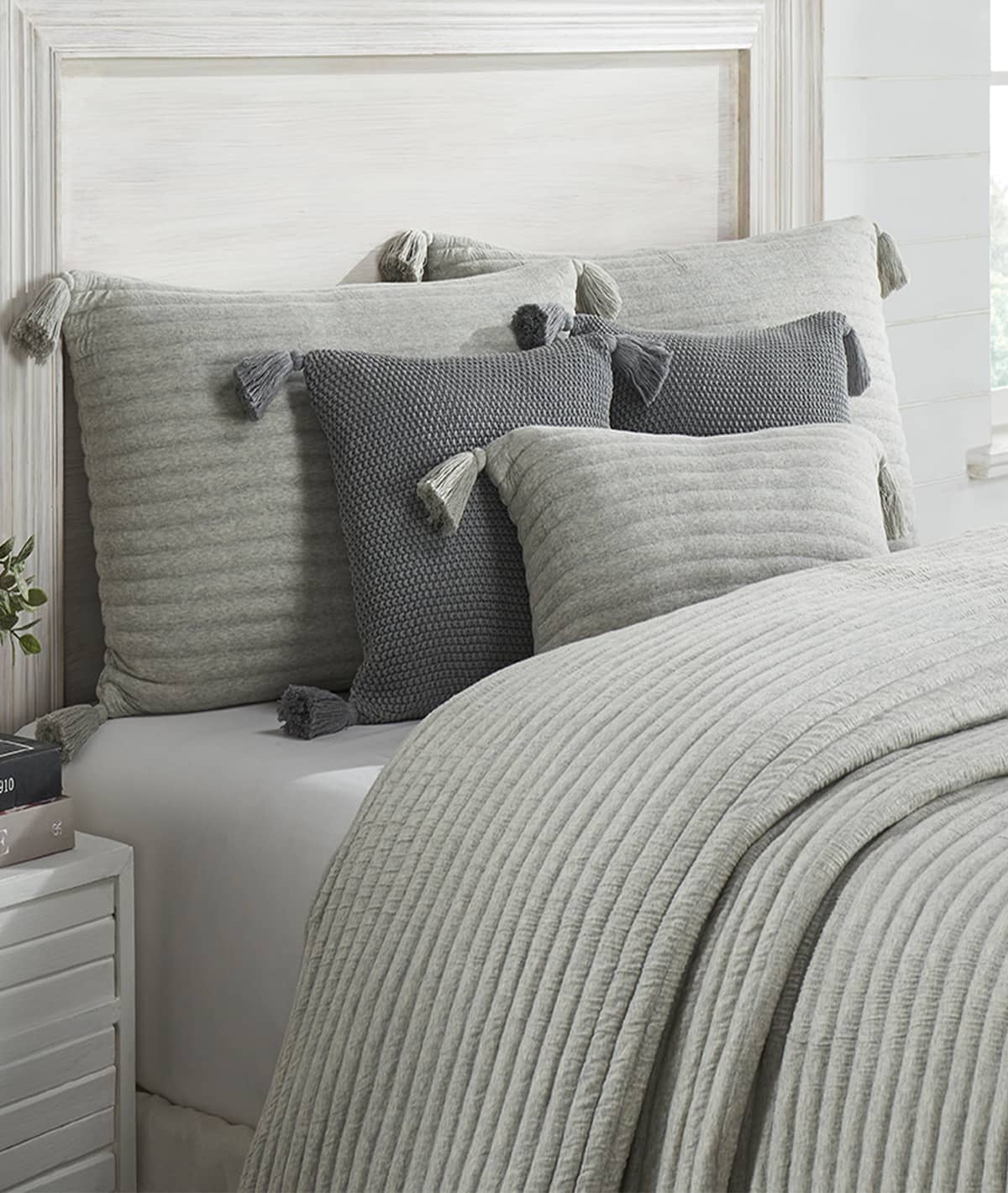 Waseme 100 Cotton Knitted With Polyester Filled King Size Bed Cover