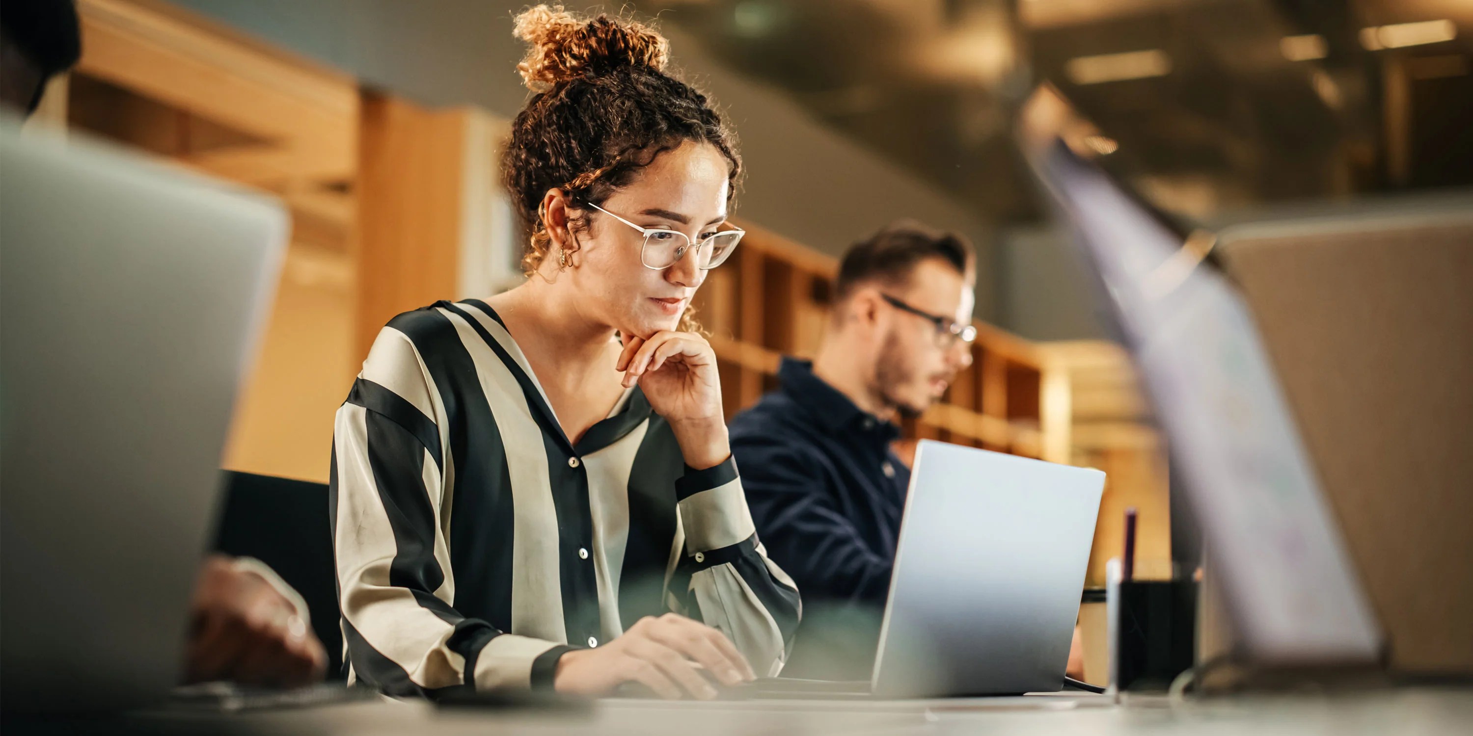 The Benefits of Docking Stations and Shared Workspaces in Classrooms