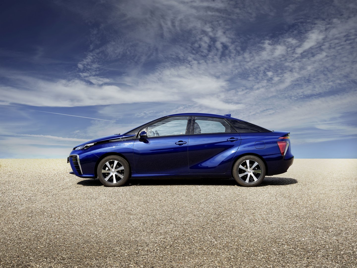 Toyota Mirai, the fastest fuelcell car Driving
