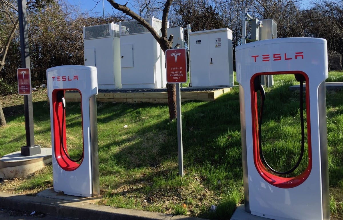 Nashville V3 Tesla Supercharger PlugInSites