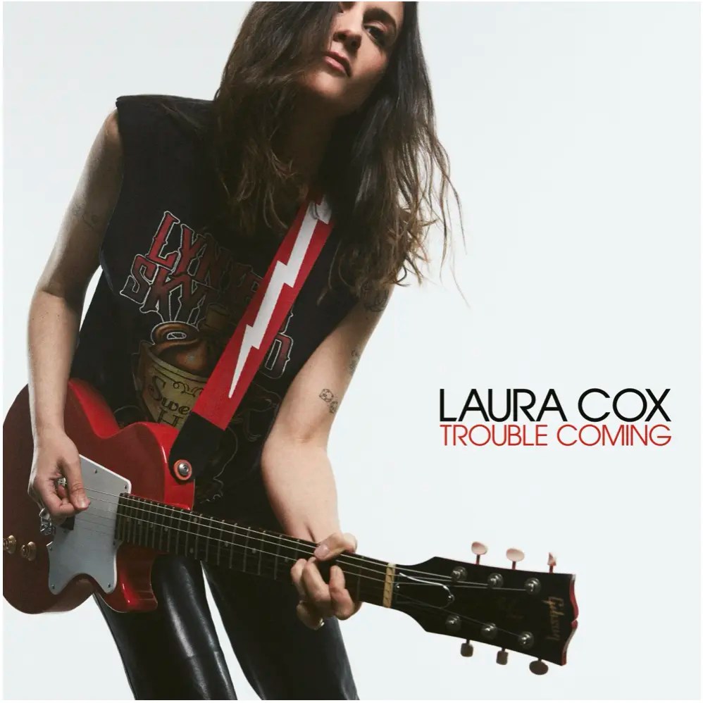 Laura Cox: lança single explosivo “Do I Have Your Attention?” e prepara novo álbum.