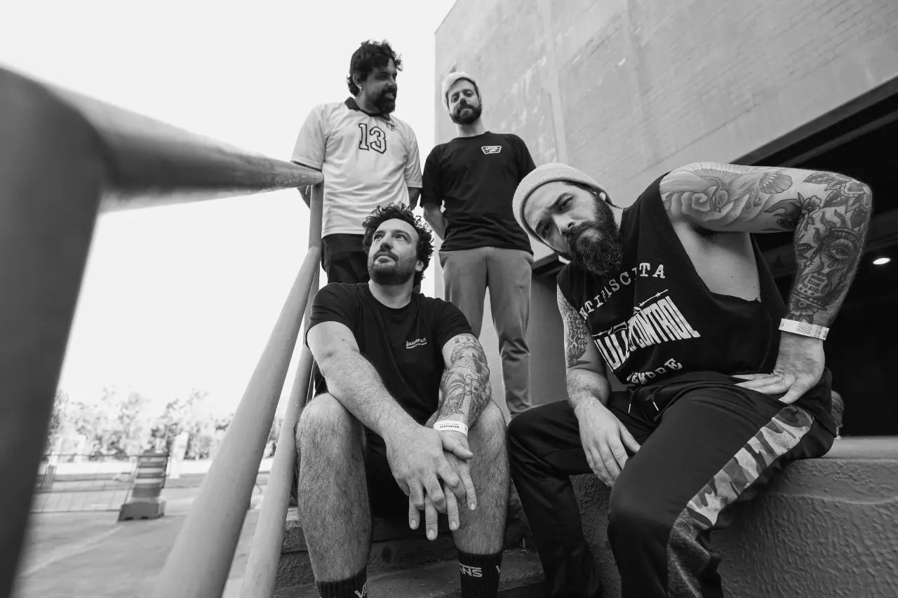 Backdrop Falls: lança novo single “Choose to Fight” e reforça o poder do rock nacional.