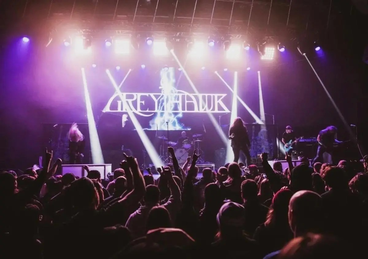 ⚡ Greyhawk: busca cantante tras la salida de Anthony Corso.