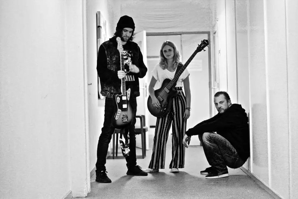 ⚡ Inside Shadows: estrena single: “The One You Need” (ForSure Records).