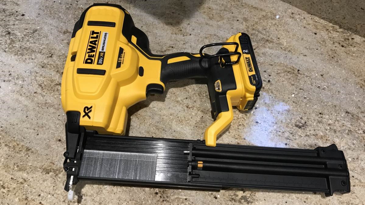 DeWalt DCN680D1 Cordless Brad Nailer Kit Review
