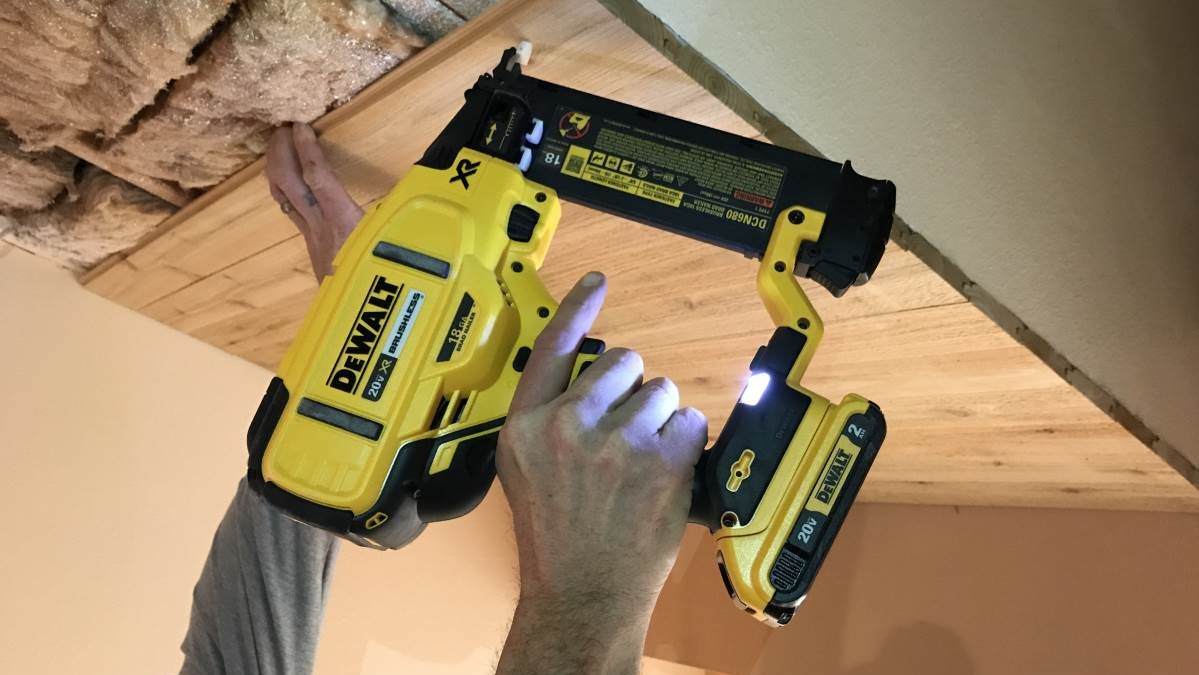 DeWalt DCN680D1 Cordless Brad Nailer Kit Review