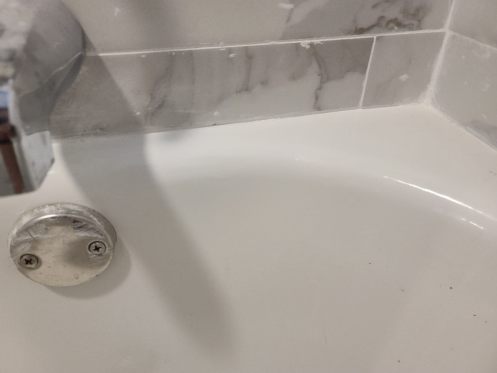 Bathtub Won't Hold Water [Causes And Fixes]
