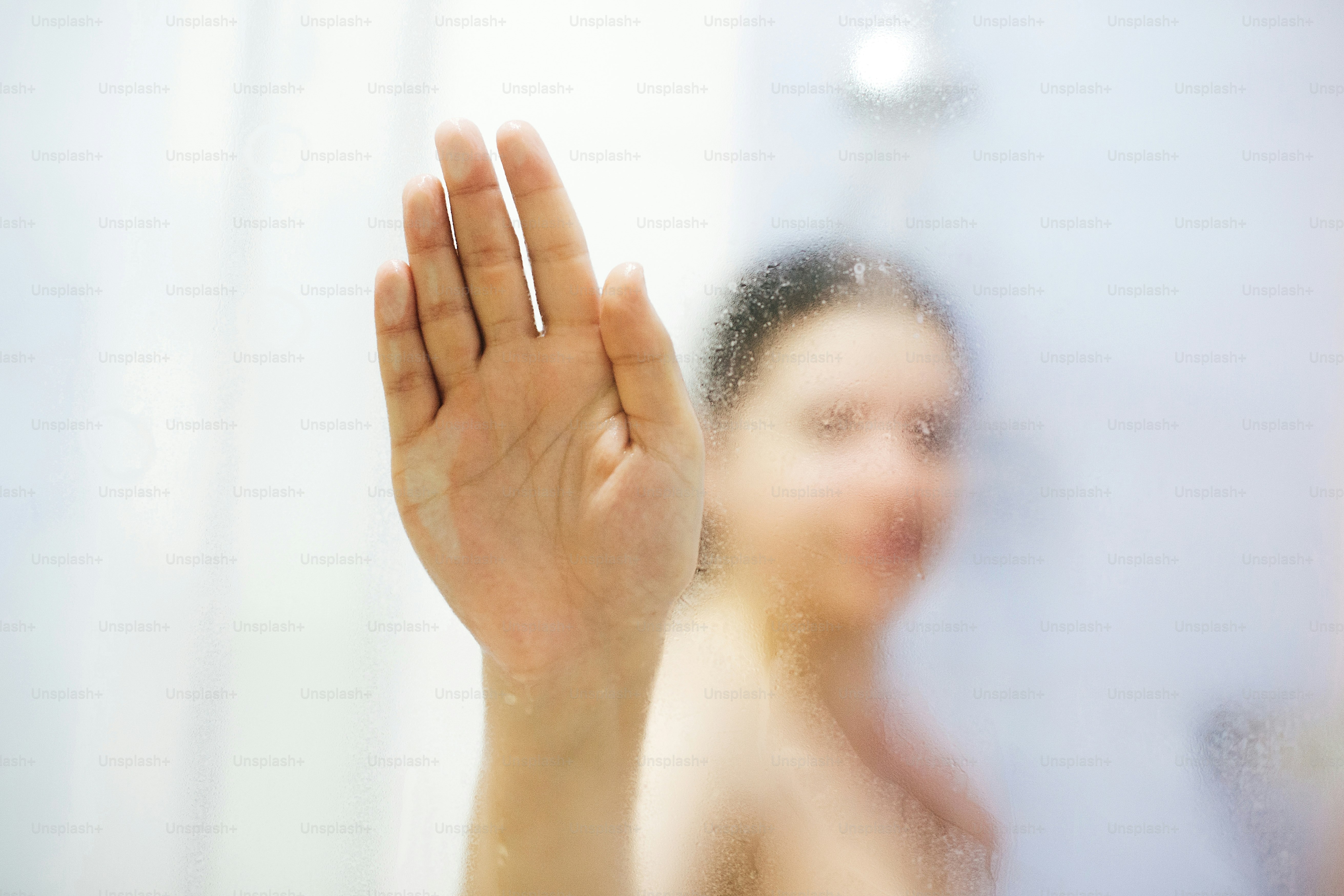 Women Striping For Shower Pictures | Download Free Images on Unsplash