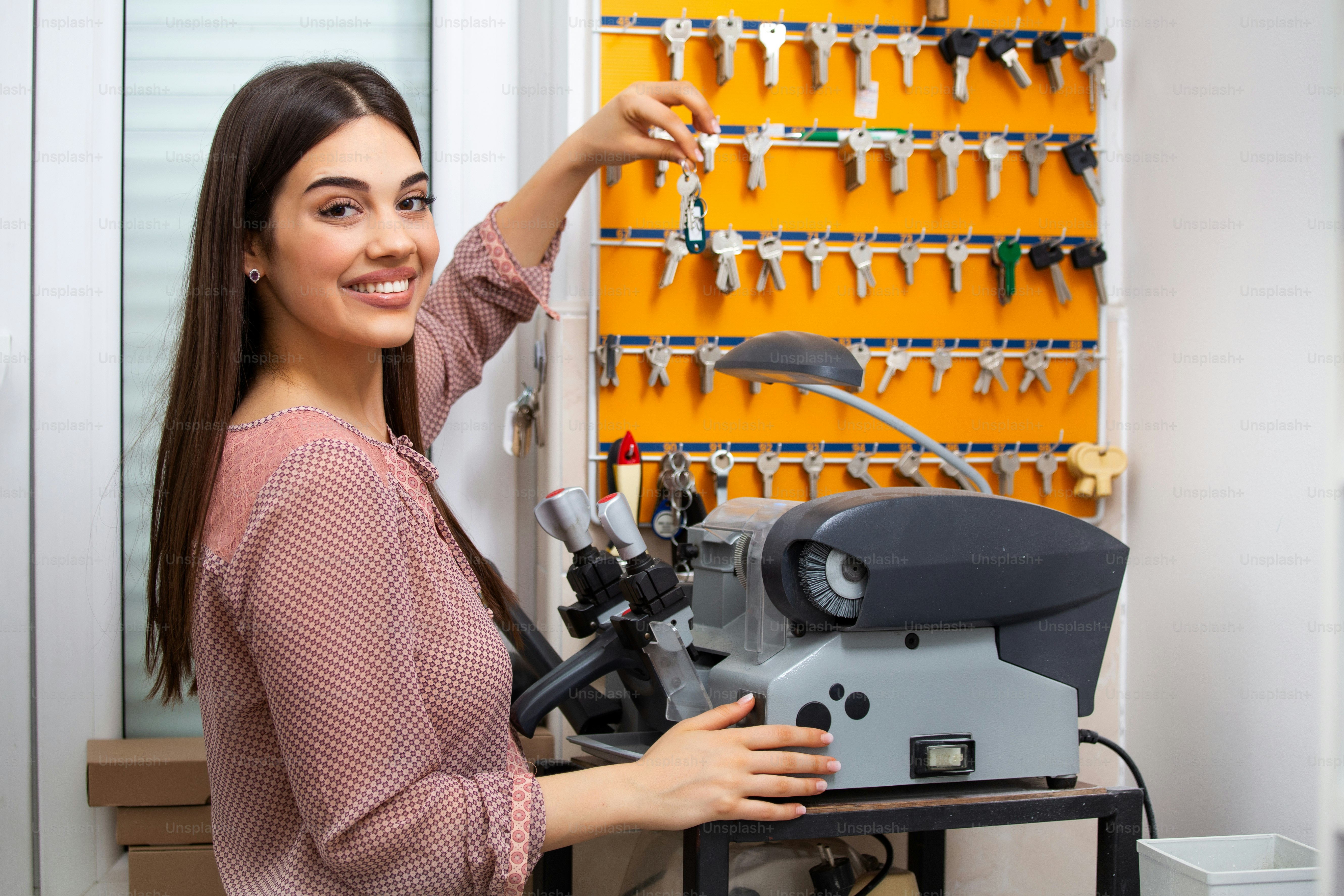 Trusted Locksmiths in Paris for English Speakers' Door Problems