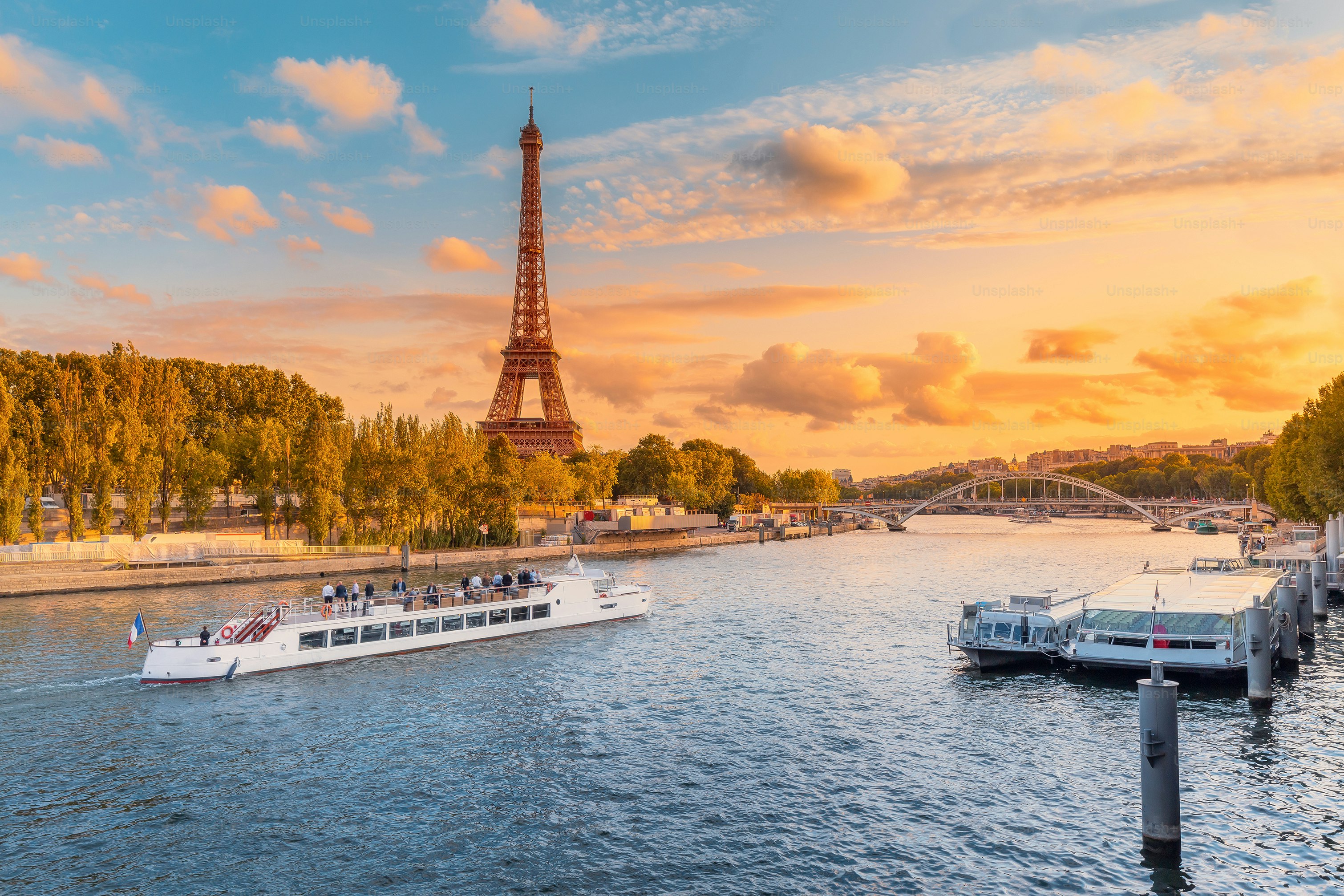 Your Essential Paris Travel Guide: Explore Iconic Landmarks, Culture, and Culinary Delights