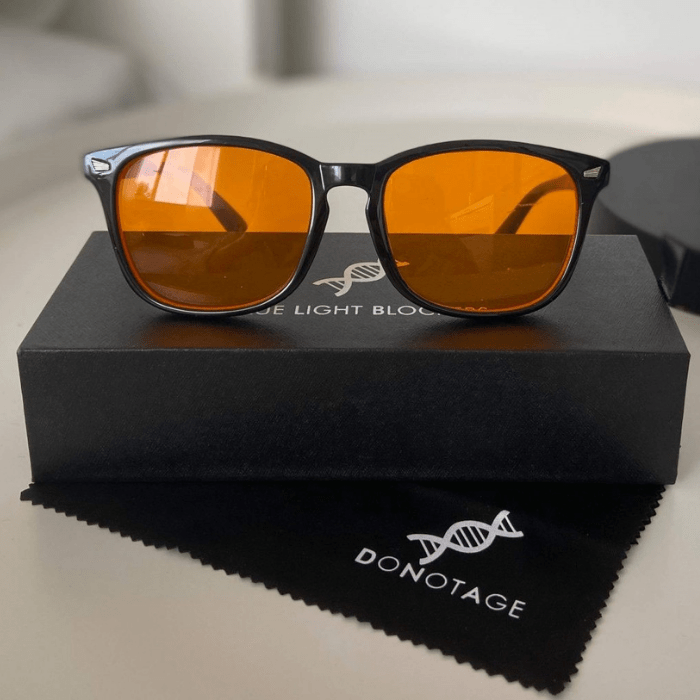 BLUE LIGHT BLOCKERS Lifestyle Tips for anyone +40