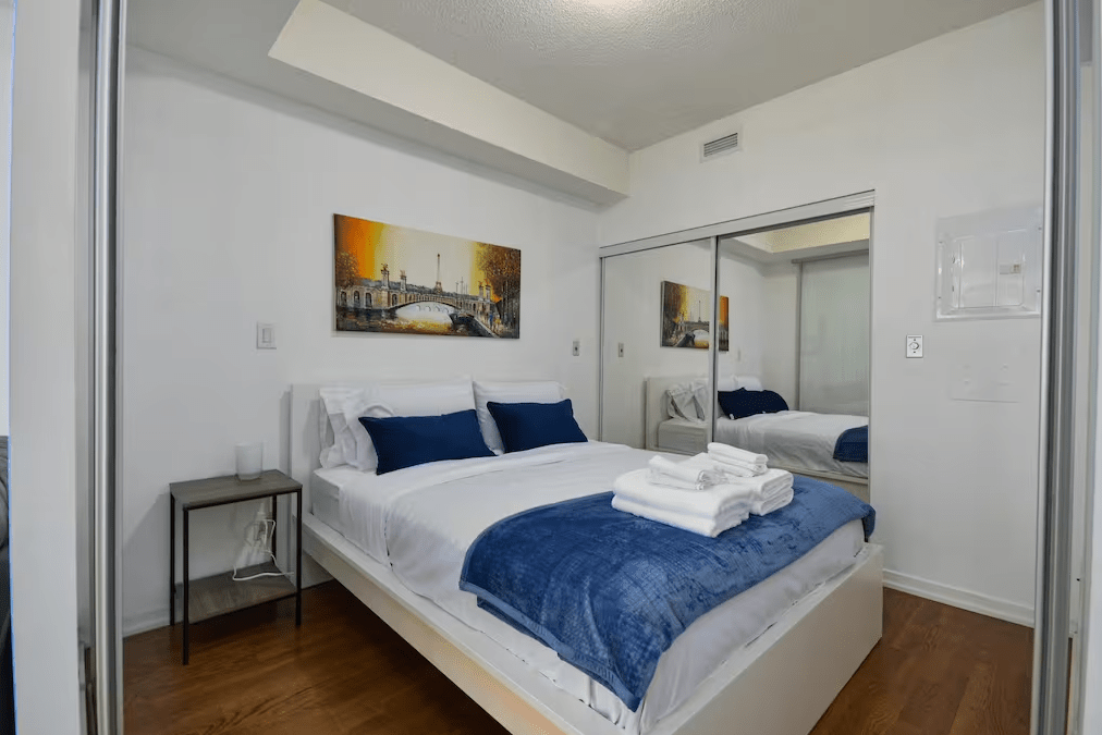 Downtown Toronto Condo Plush Residence
