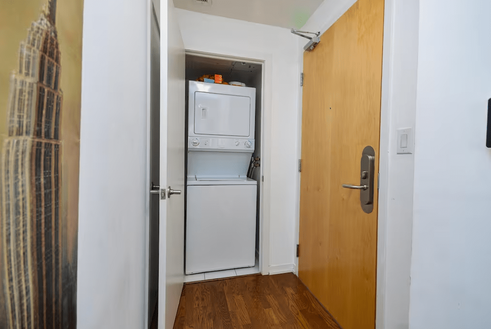 Downtown Toronto Condo Plush Residence