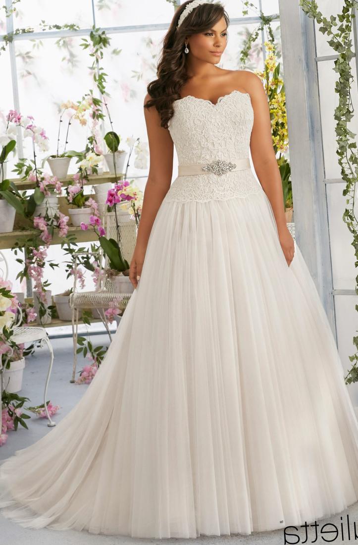 Plus size wedding dress designer PlusLook.eu Collection