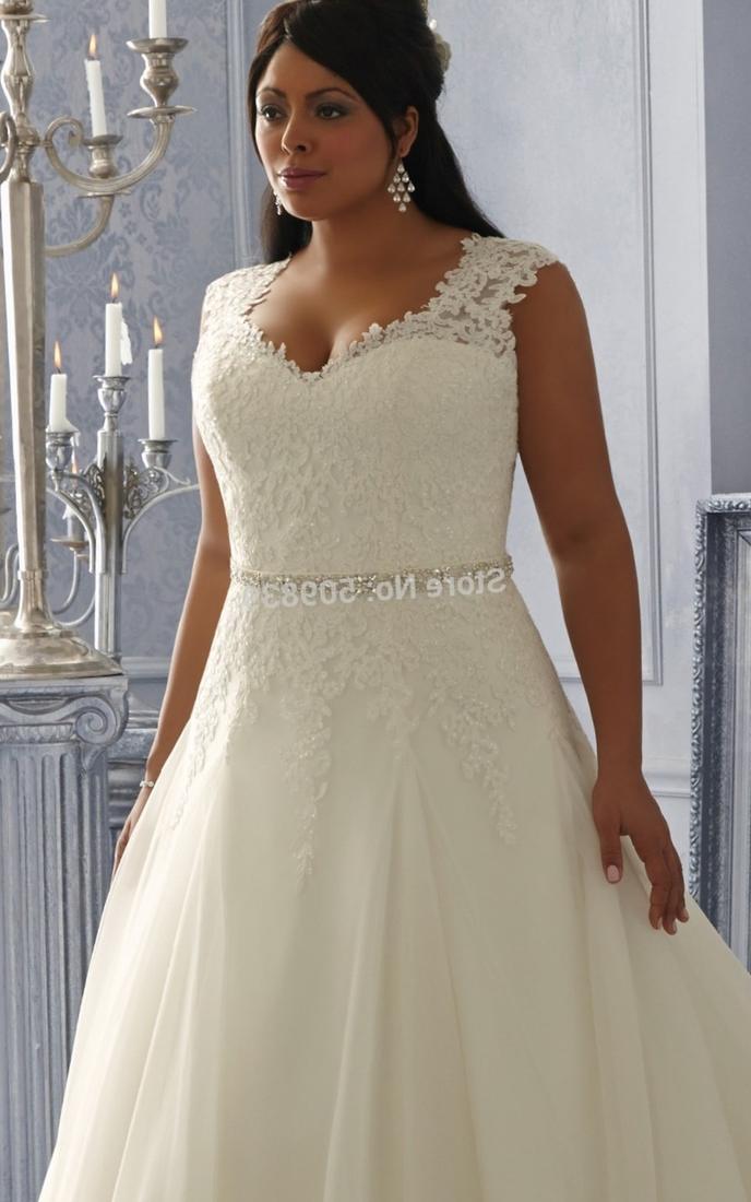 White plus size wedding dress - PlusLook.eu Collection (688 x 1100 Pixel)