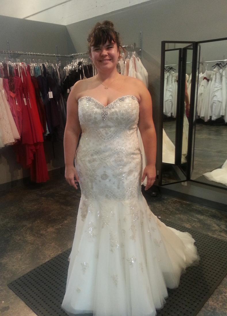 Plus size gold wedding dresses PlusLook.eu Collection