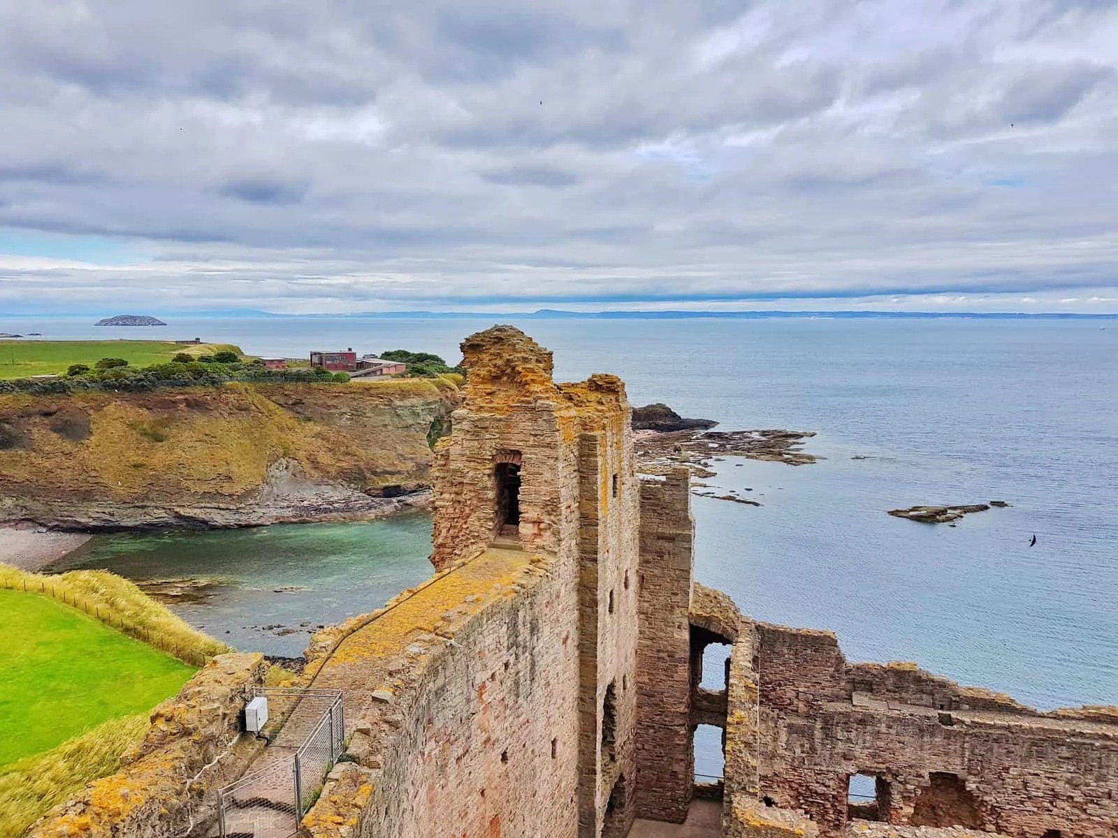 Dog friendly Tantallon Castle and Seacliff Beach, East Lothian