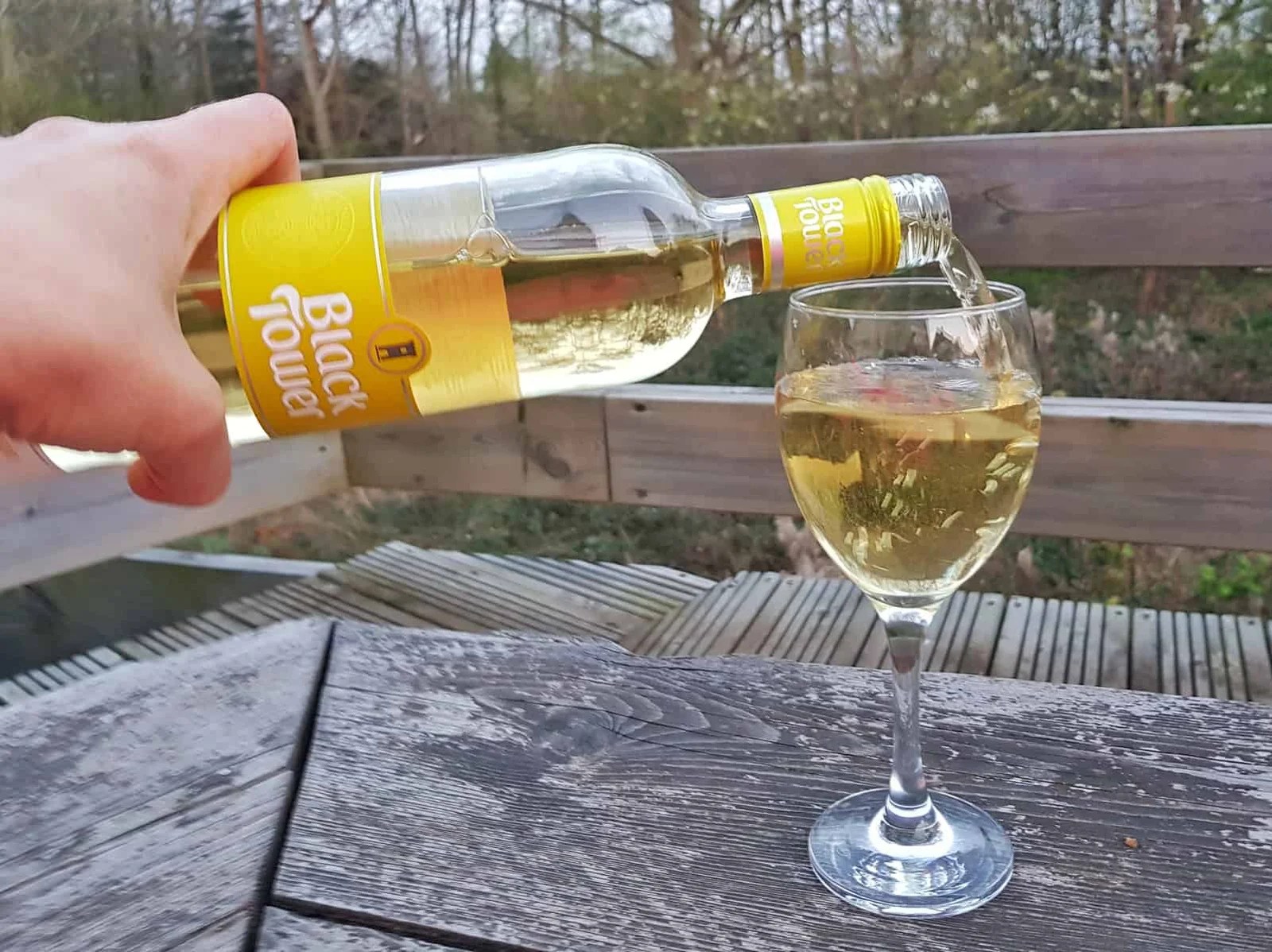 Black Tower deliciously light low alcohol wine review Plutonium Sox