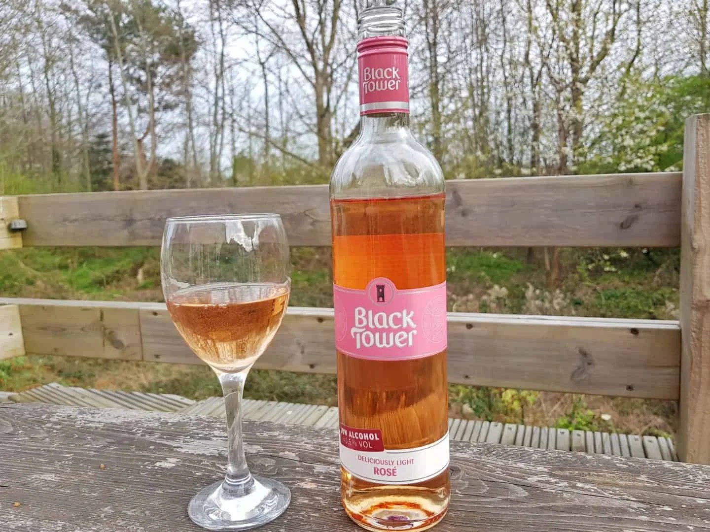 Black Tower deliciously light low alcohol wine review Plutonium Sox