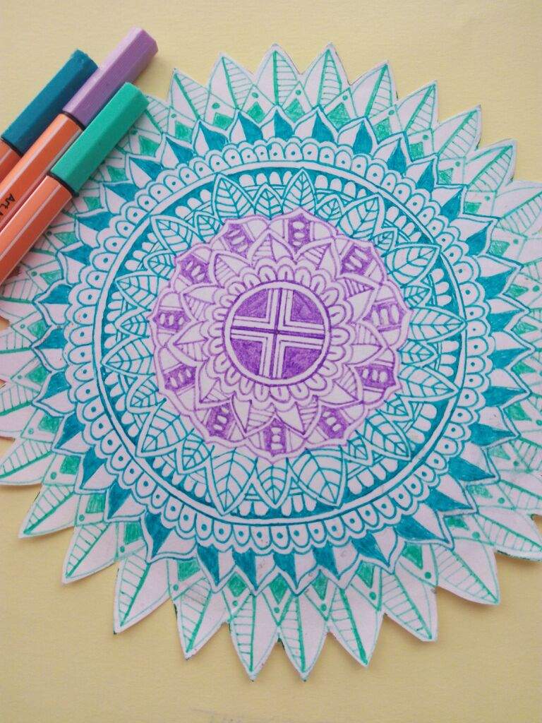 ⛄Mandala de colores frios⛄ •Arte Amino• Amino