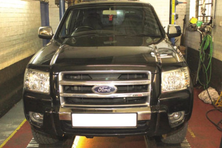 How to fit a clutch on a Ford Ranger Professional Motor Mechanic