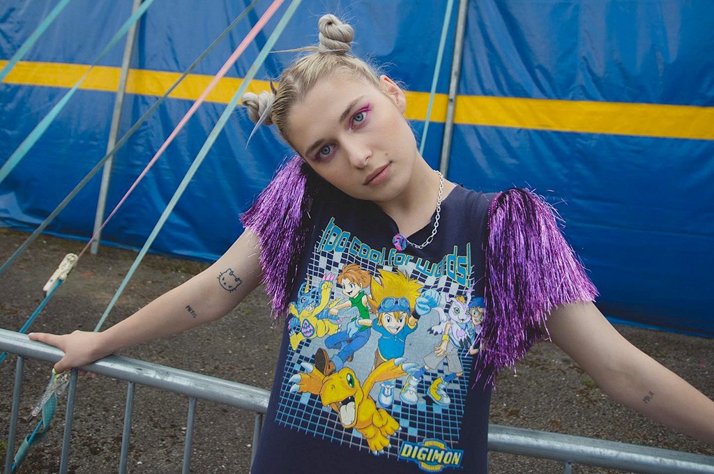 Baby Queen Premieres New Song “Nobody Really Cares” on BBC Radio 1 pm