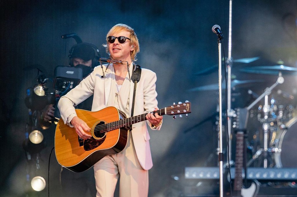 Beck Releases New Song “Thinking About You” pm studio world wide music news