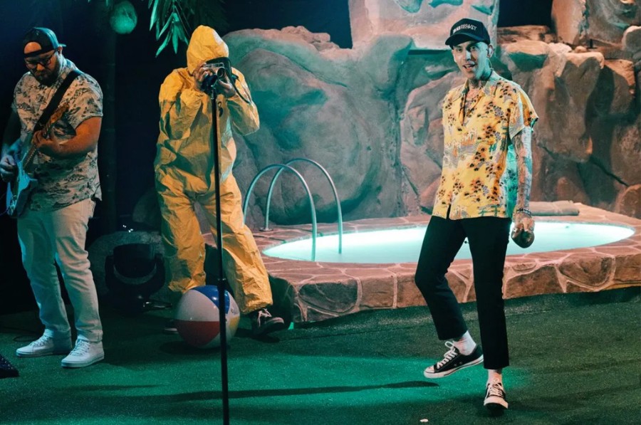 blackbear Performs “hot girl bummer” on The Late Late Show with James