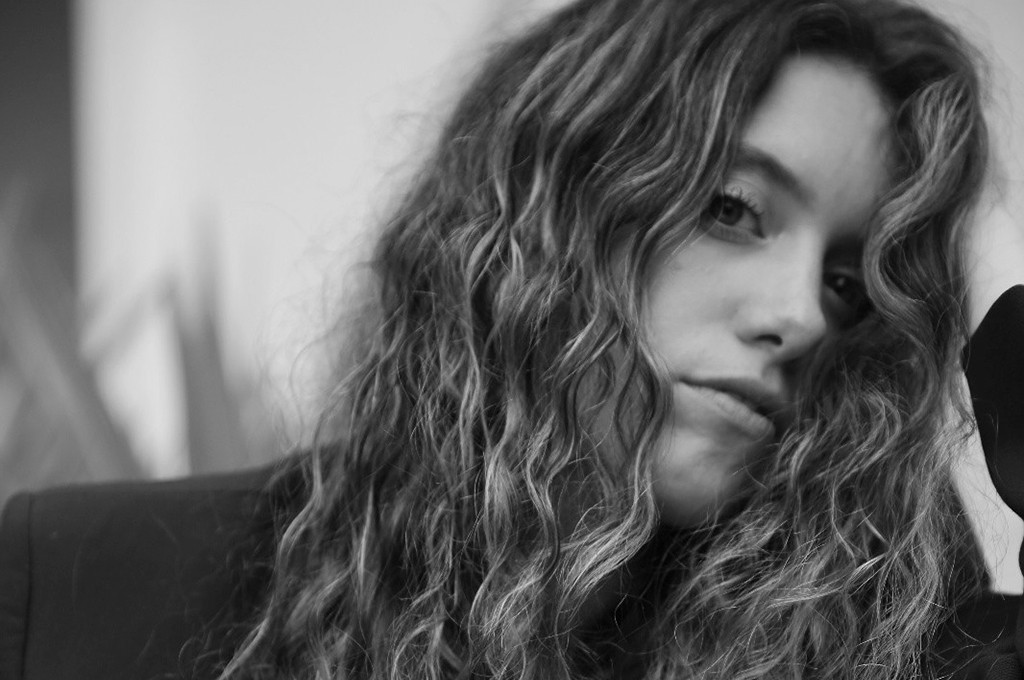 Carmody Announces Debut Album “Imperfect Constellations”, Shares New Song “Replace” pm studio