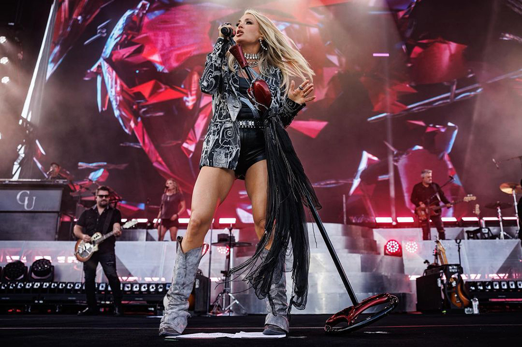 Carrie Underwood Releases New Song “Give Her That” pm studio world