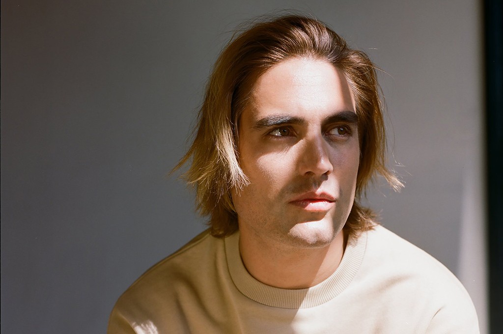 Charlie Simpson Releases New Song “Blameless” pm studio world wide