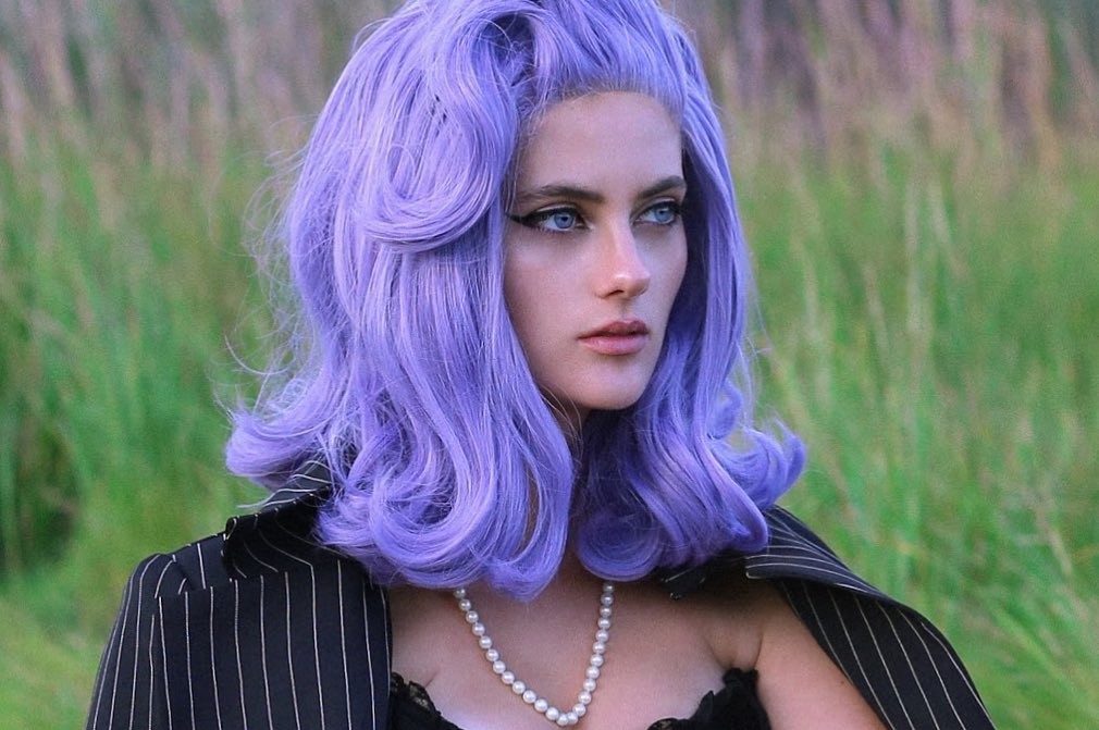 EMELINE Drops New Music Video for “6 foot deep” - pm studio world wide