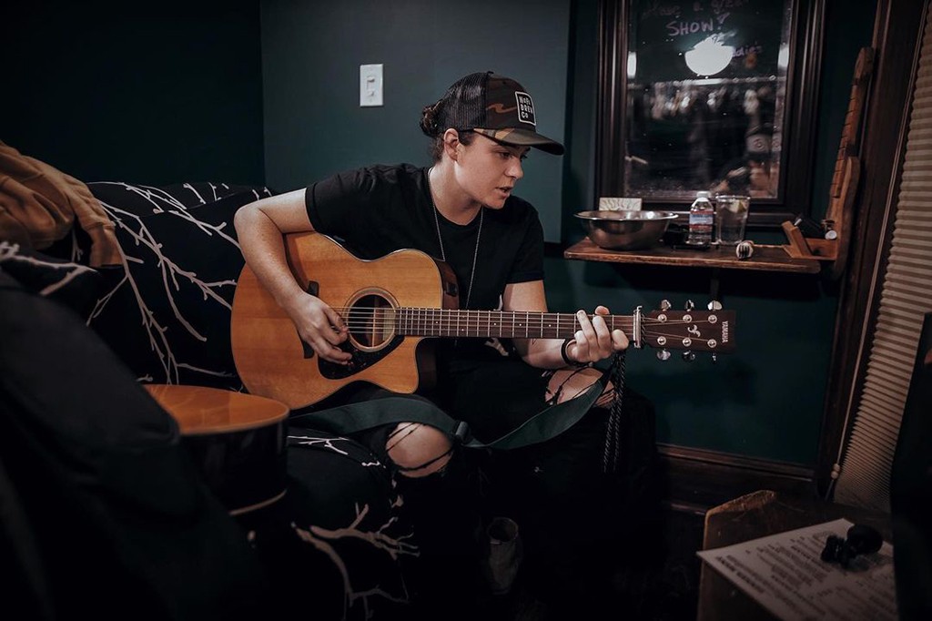 Lily Rose Releases New Song “Villain” pm studio world wide music news