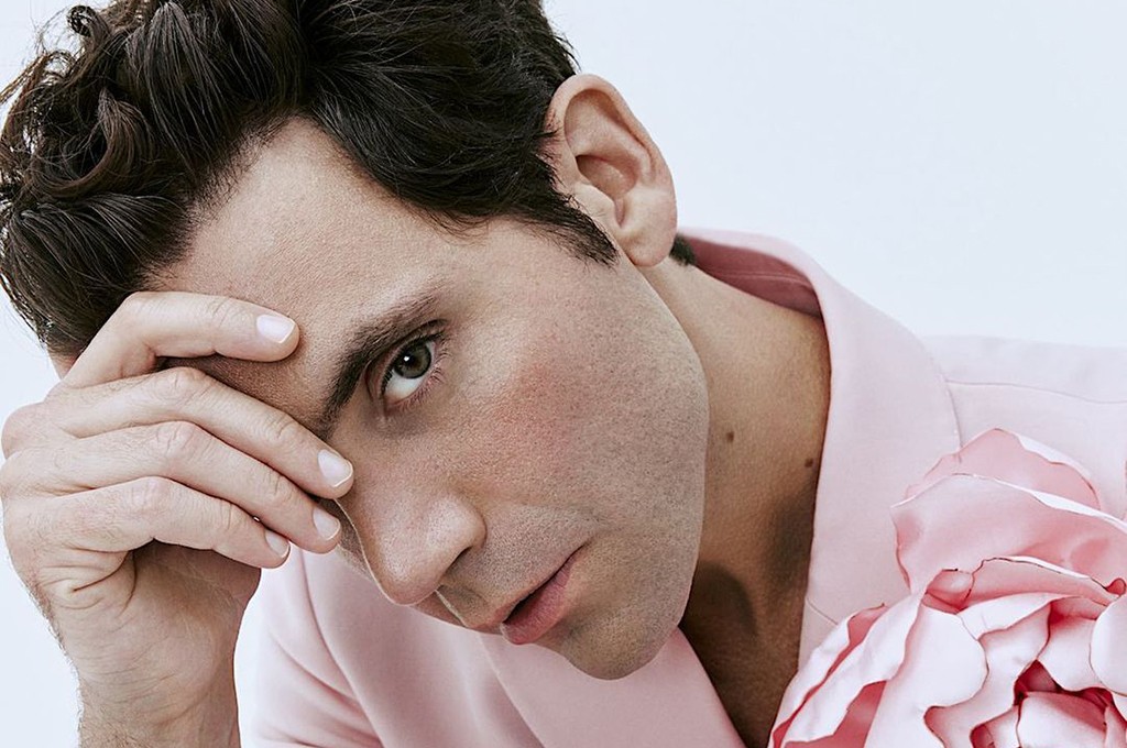 MIKA Releases New French Song “C'est la Vie” - pm studio world wide