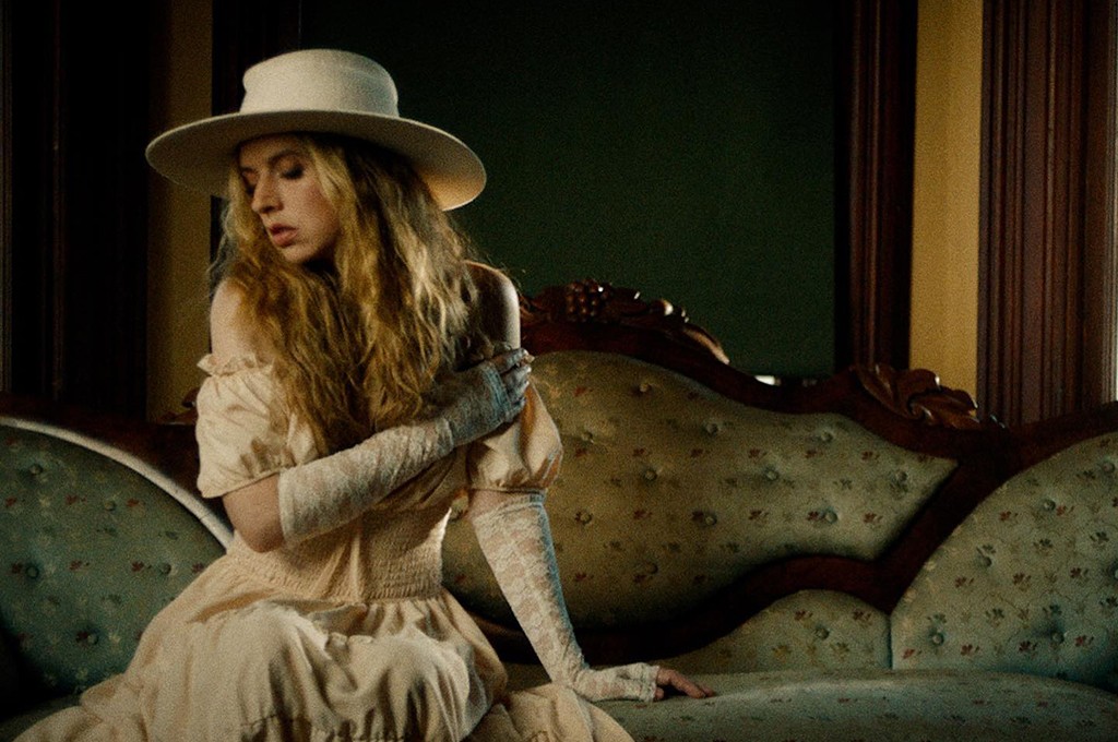 ZZ Ward Drops New Music Video for “Tin Cups” with Aloe Blacc pm