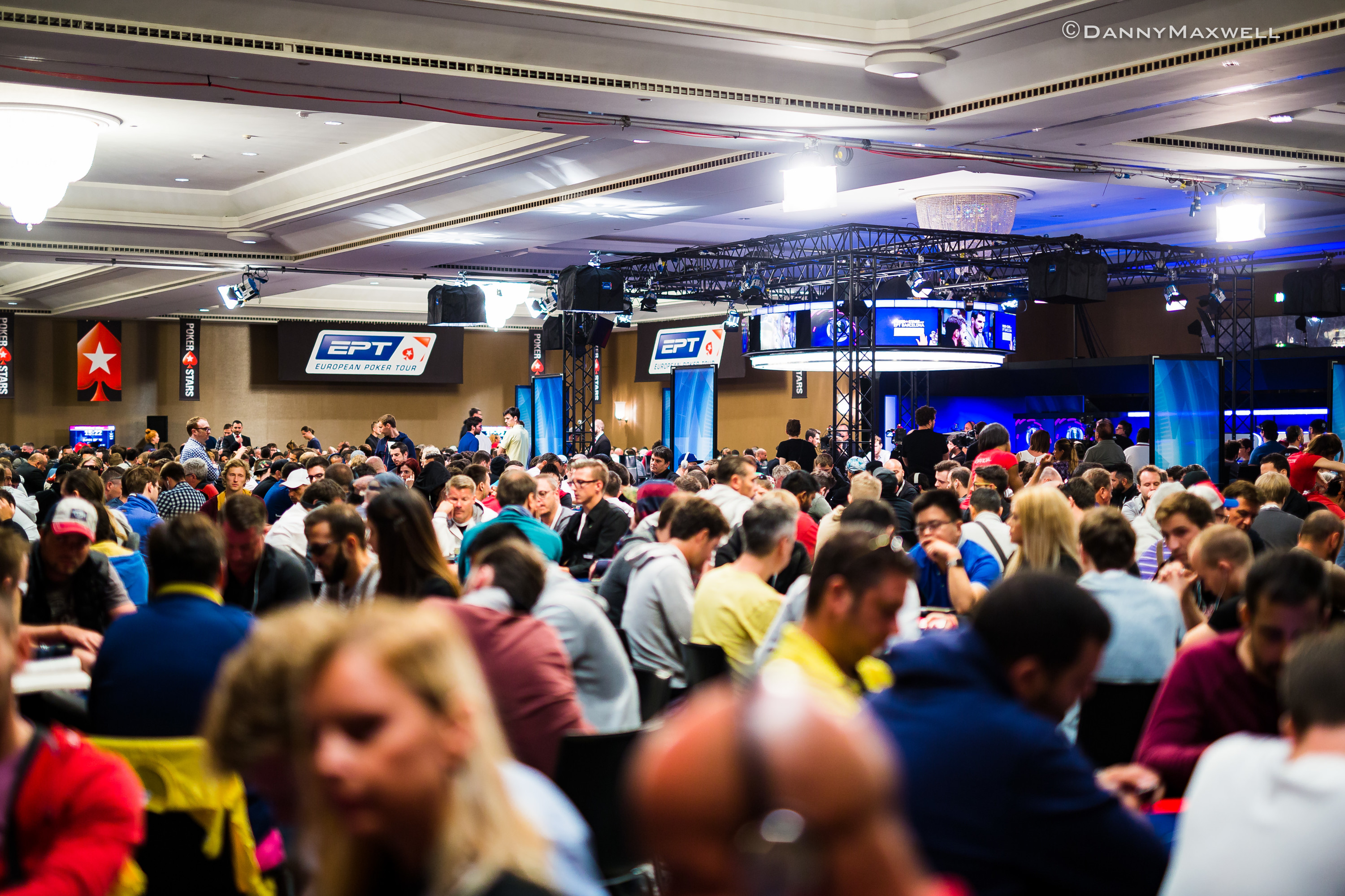 10 MultiTable Tournament Tips Middle Stage Strategy PokerNews