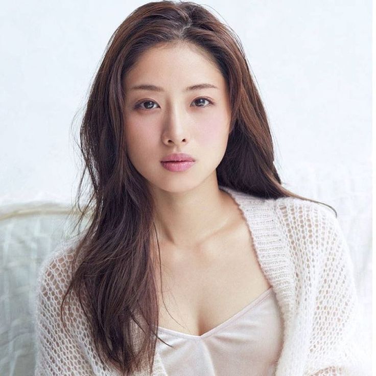 顔タイプ診断「フェミニン 」の芸能人まとめ 特徴と似合う服、得意な髪型まで