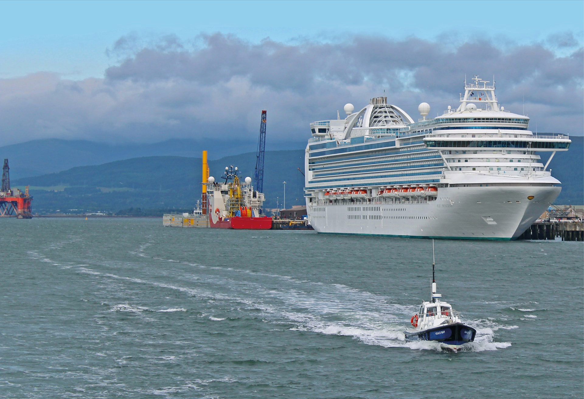 Invergordon Cruise the Highlands Cruise Lines & Passengers
