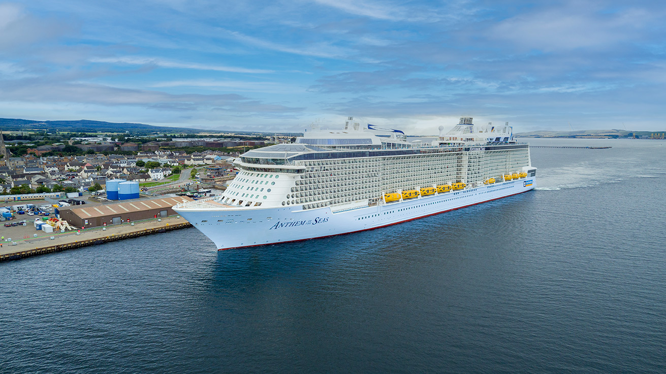 Invergordon Cruise the Highlands Cruise Lines & Passengers