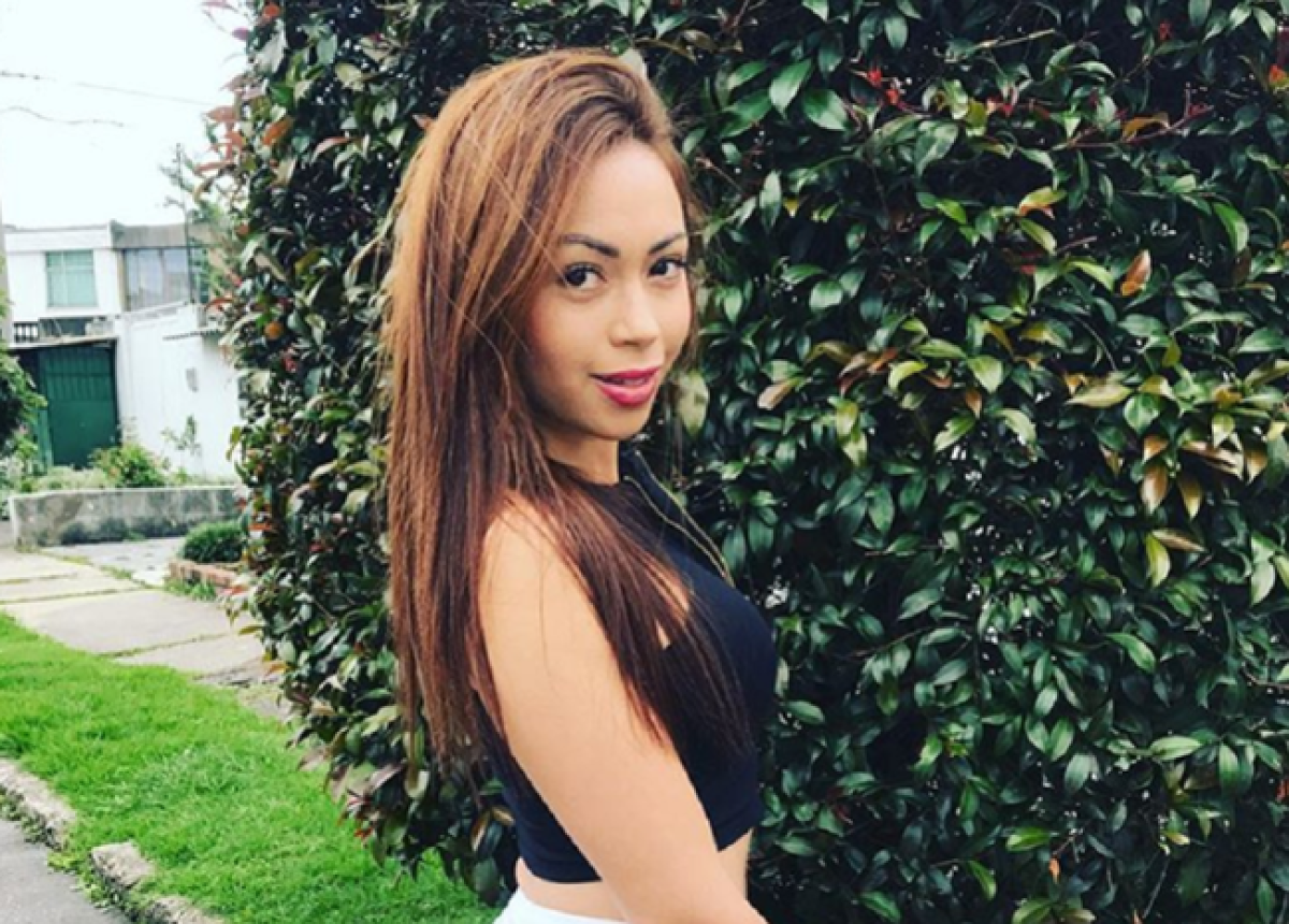 Con muy poca ropa y muy sensual, Epa Colombia anuncia su cuenta en